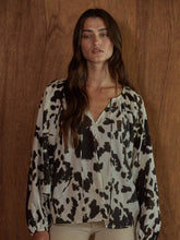 Load image into Gallery viewer, Animal Print Top
