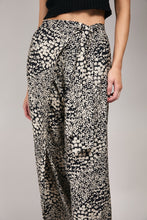 Load image into Gallery viewer, B+W Wide Leg Wrap Pants

