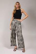 Load image into Gallery viewer, B+W Wide Leg Wrap Pants
