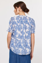 Load image into Gallery viewer, Blue Floral Ruffle Sleeve Top
