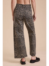 Load image into Gallery viewer, Leopard Print Pants
