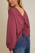 Load image into Gallery viewer, Gilli Mauve Ruched Back Top
