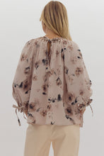 Load image into Gallery viewer, Ecru Floral 3/4 Sleeve Top
