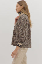 Load image into Gallery viewer, Taupe Leopard Zip Top
