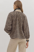 Load image into Gallery viewer, Taupe Leopard Zip Top

