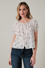 Load image into Gallery viewer, Ivory Floral Button Up Top
