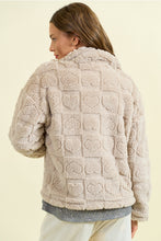 Load image into Gallery viewer, Tan Fur Heart Check Jacket
